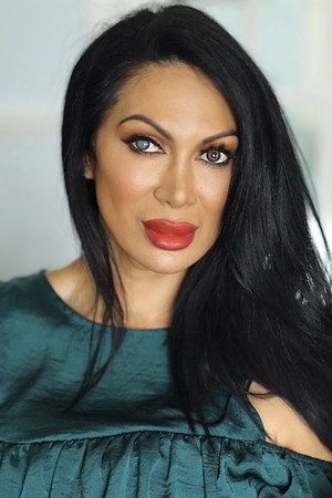 Jeanine Nerissa Sothcott in Sandow