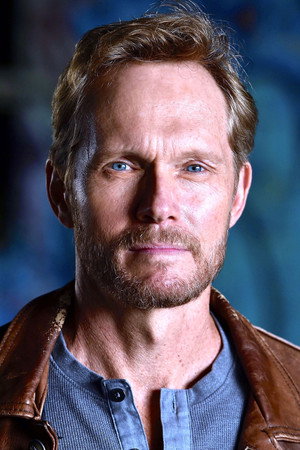 Tom Schanley in Girls  Night In  Beauty  Brains  and Personality