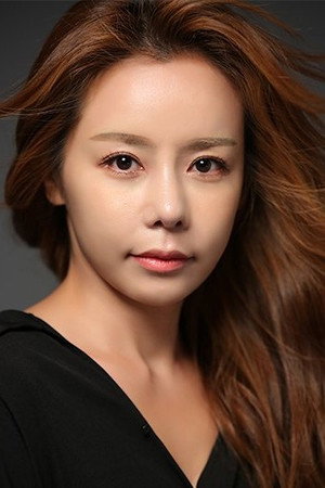 Shin Yi in An Uninvited Guest