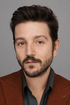 Diego Luna in The Terminal
