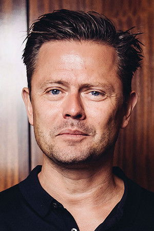 Fredrik Wikingsson in Nice People