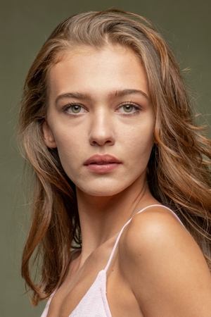 Melisa Döngel in Son of a Rich