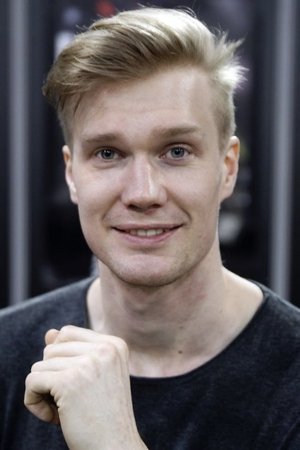 Joonas Suotamo in Kasdan on Kasdan