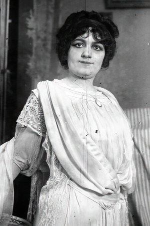 Madeleine Roch in Esther
