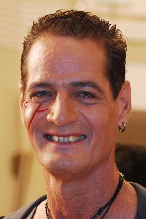 Gavin Packard in Maa Kasam