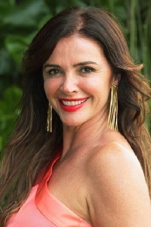 Luma de Oliveira in Açaí