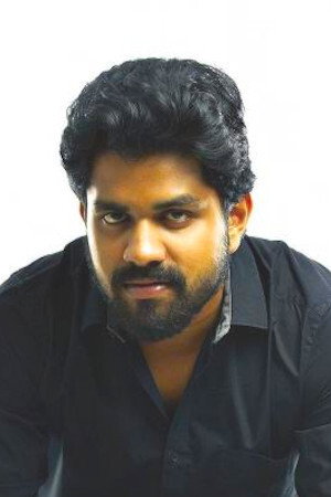 Vineeth Mohan in Aadu