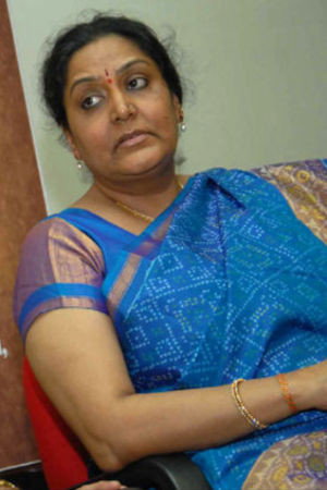 Gayathri in Mogudu Kaavali