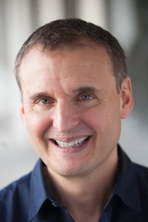 Phil Rosenthal in Exporting Raymond