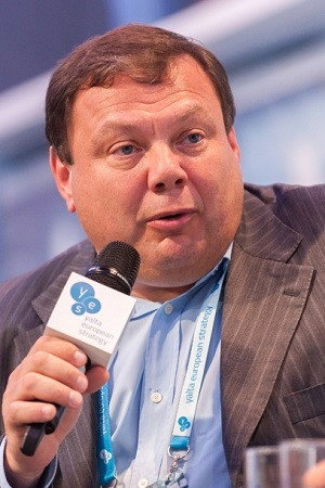 Mikhail Fridman in Moscow 1996, Vote or Lose!