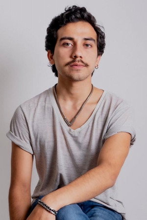 Aarón Mendoza in Bolillo Mojado
