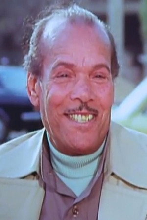 Mohamed Shawqi in تعيش وتاخد غيرها