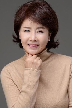 Sunwoo Eun-sook in A Dirty Carnival