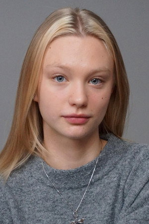 Teele Piibemann in Don't Look Away