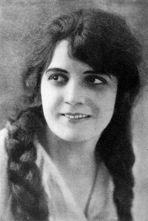 Hedda Nova in Shadows of the West