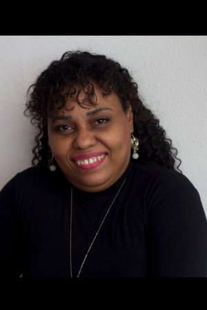Malu Castillo in Canonização