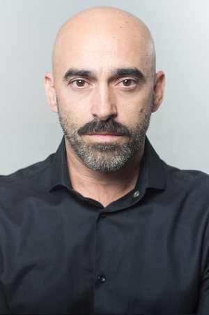 Chani Martín in Siege (Asedio)