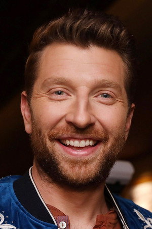 Brett Eldredge in CMA Country Christmas 2017