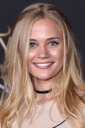 Carly Schroeder in One of Us