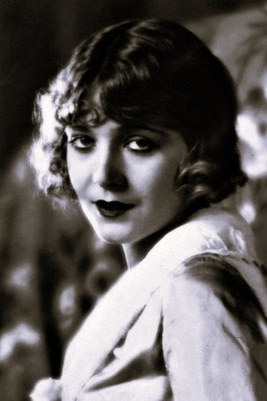 Vilma Banky in The Eagle