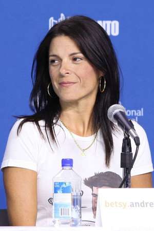 Betsy Andreu in Lance