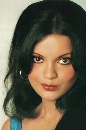 Zeenat Aman in Professor Pyarelal