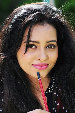 Nidhi Shah in Virus