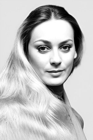 Geneviève Grad in Captain Fracasse