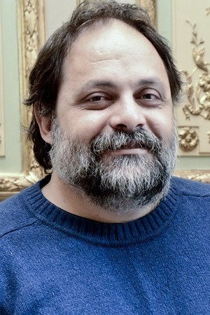Néstor Guzzini in Grey Eyes