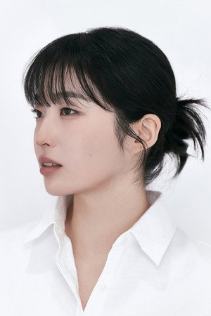Kang Chae-yun in Love at the Tinder Age