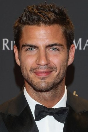 Maxi Iglesias in Despite Everything