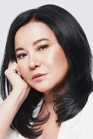 Lorna Tolentino in Magnifico