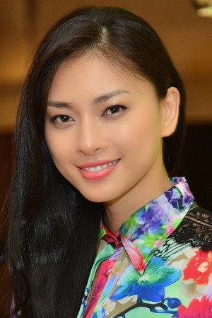 Veronica Ngô in Bright