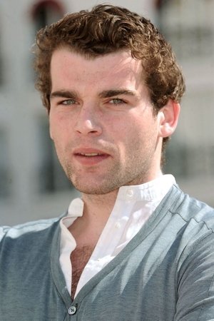 Stanley Weber in La Sainte Famille