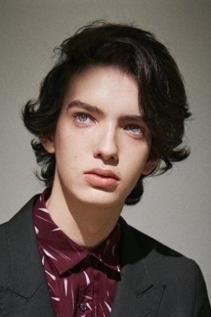 Kodi Smit-McPhee in 2067