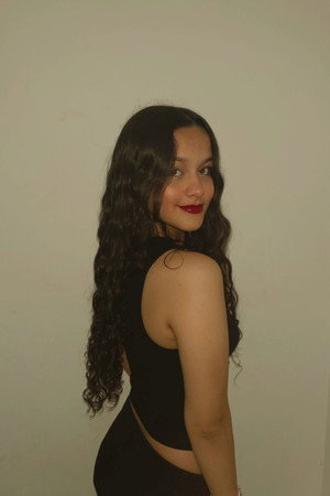 Lívia Rodrigues Fernandes in June Party