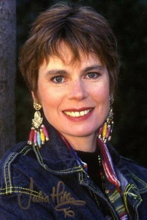 Julia Hills in When She Sings