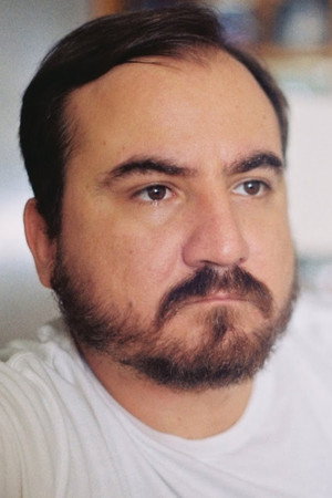 Rodrigo Riszla in Black Amber