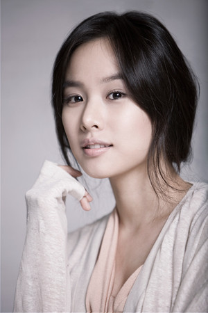 Jo Yoon-hee in The Con Artists