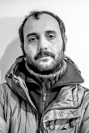 Babis Makridis in Apples