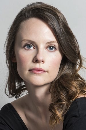 Sarah Ramos in Milkshake
