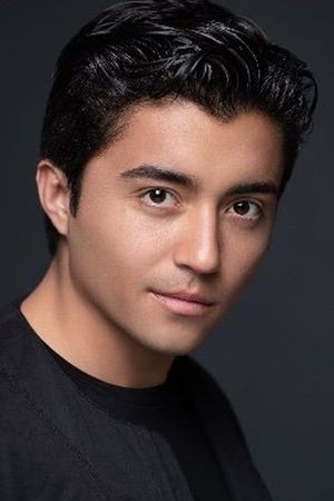 Makana David in Dig
