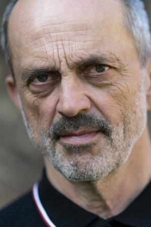 Jacek Koman in Son of a Gun