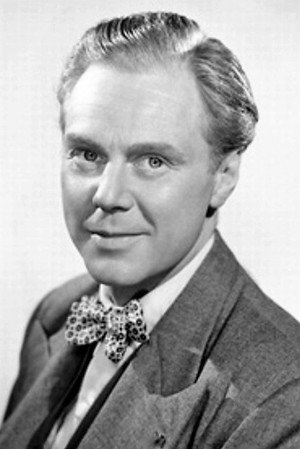 Marius Goring in Zeppelin