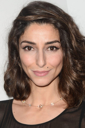 Necar Zadegan in Cosmetic Criminals