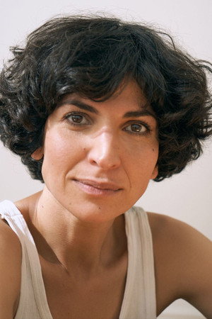 Neda Rahmanian in Die Überflüssigen