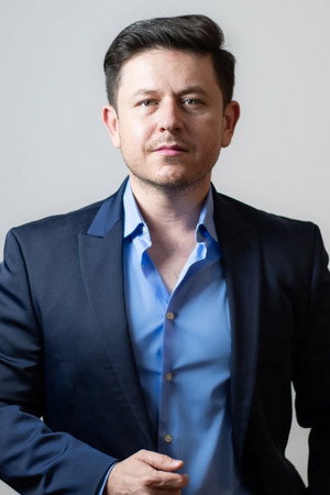 Enrique Guzmán in The Tales of Hoffman - National Opera Company (INBAL)