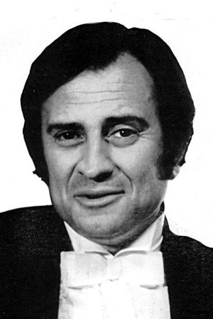 Georges Descrières in Maître Pygmalion