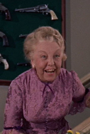 Mary Young in The Lost Weekend
