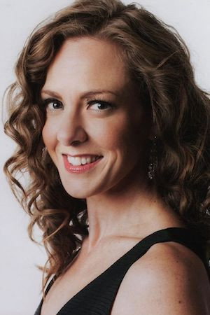 Anne-Carolyn Bird in Donizetti: L'elisir d'amore